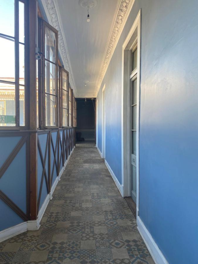 La Casa Roja Hostel Сантьяго Экстерьер фото