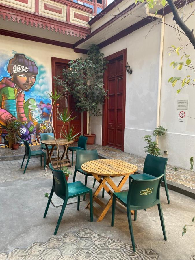 La Casa Roja Hostel Сантьяго Экстерьер фото