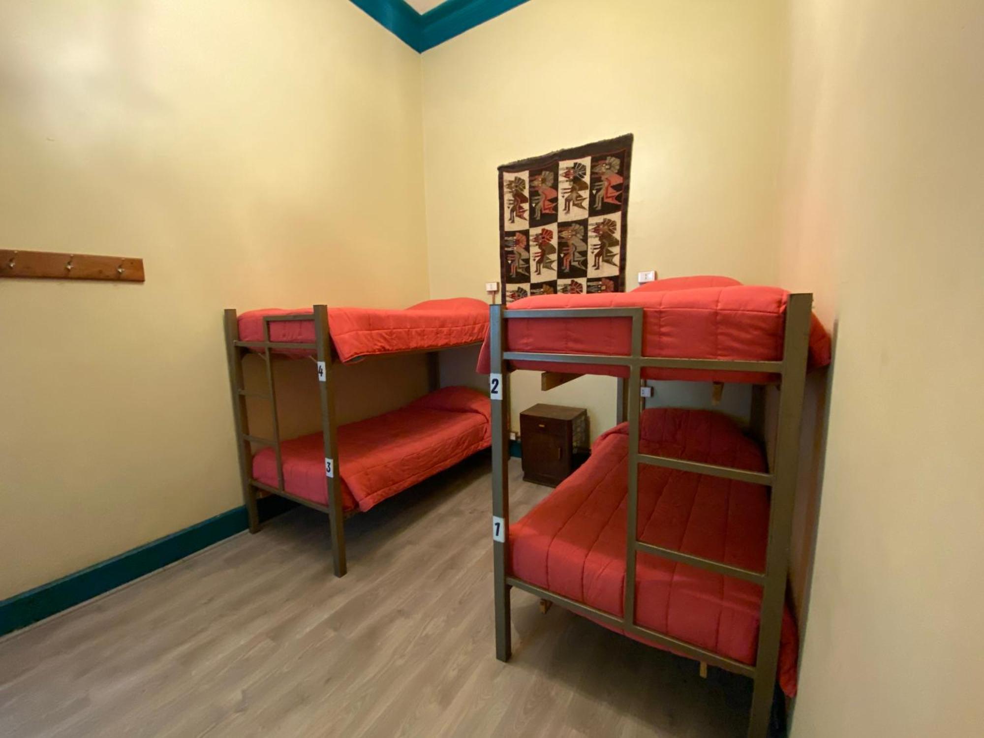 La Casa Roja Hostel Сантьяго Экстерьер фото