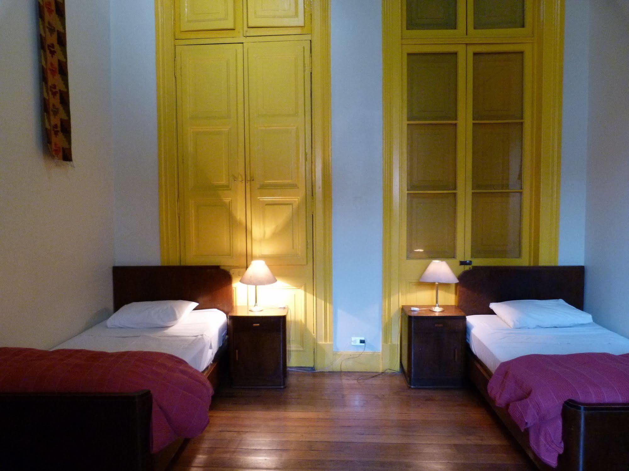 La Casa Roja Hostel Сантьяго Экстерьер фото